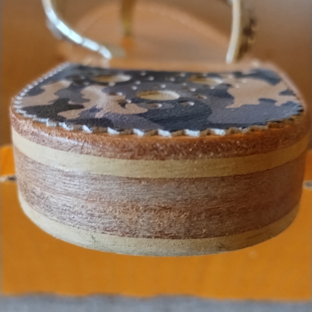 Jack Rogers Navy Camo & Platinum Trim Leather Flip Flop Sandals Size 8 - Picture 9 of 14